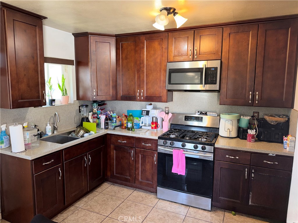 1263 N Phillips Property Photo 1