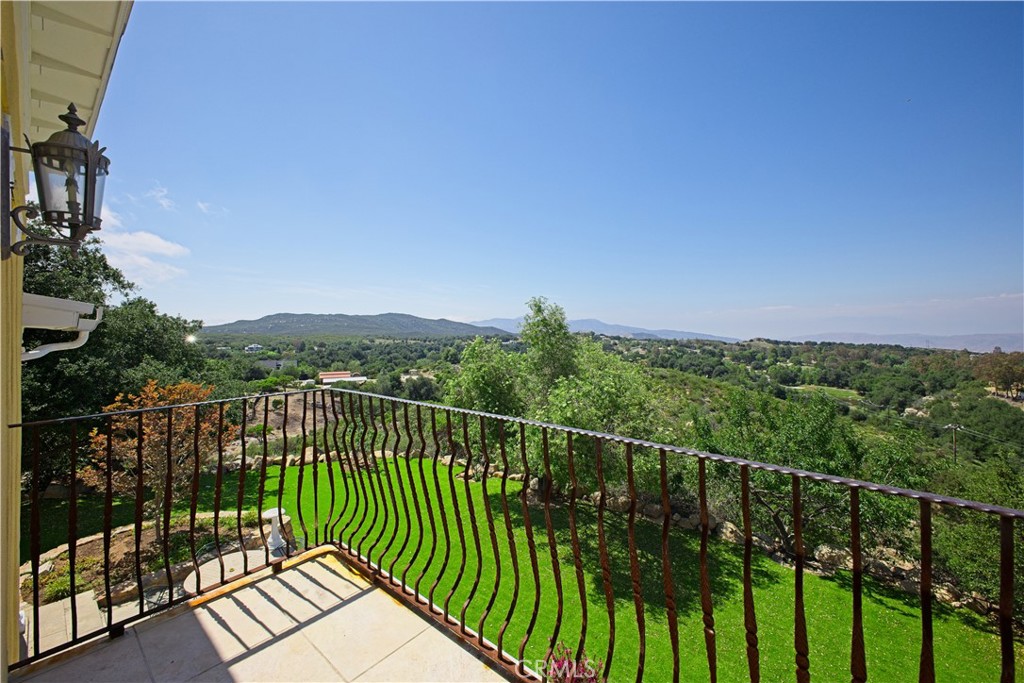 17392 Los Alisos Property Photo 18