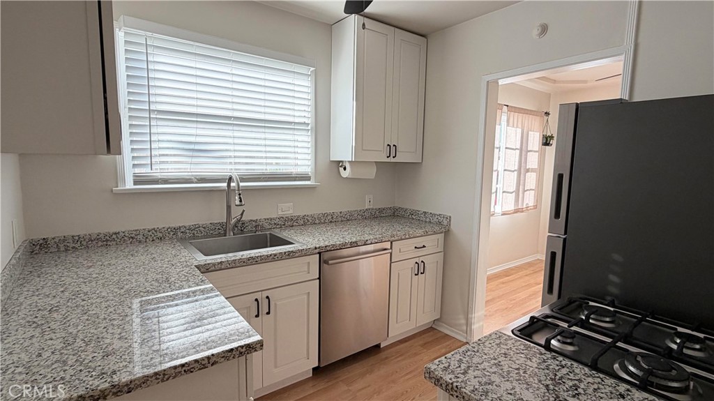 1745 Wellesley Avenue Property Photo 4