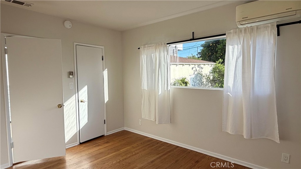 1745 Wellesley Avenue Property Photo 20
