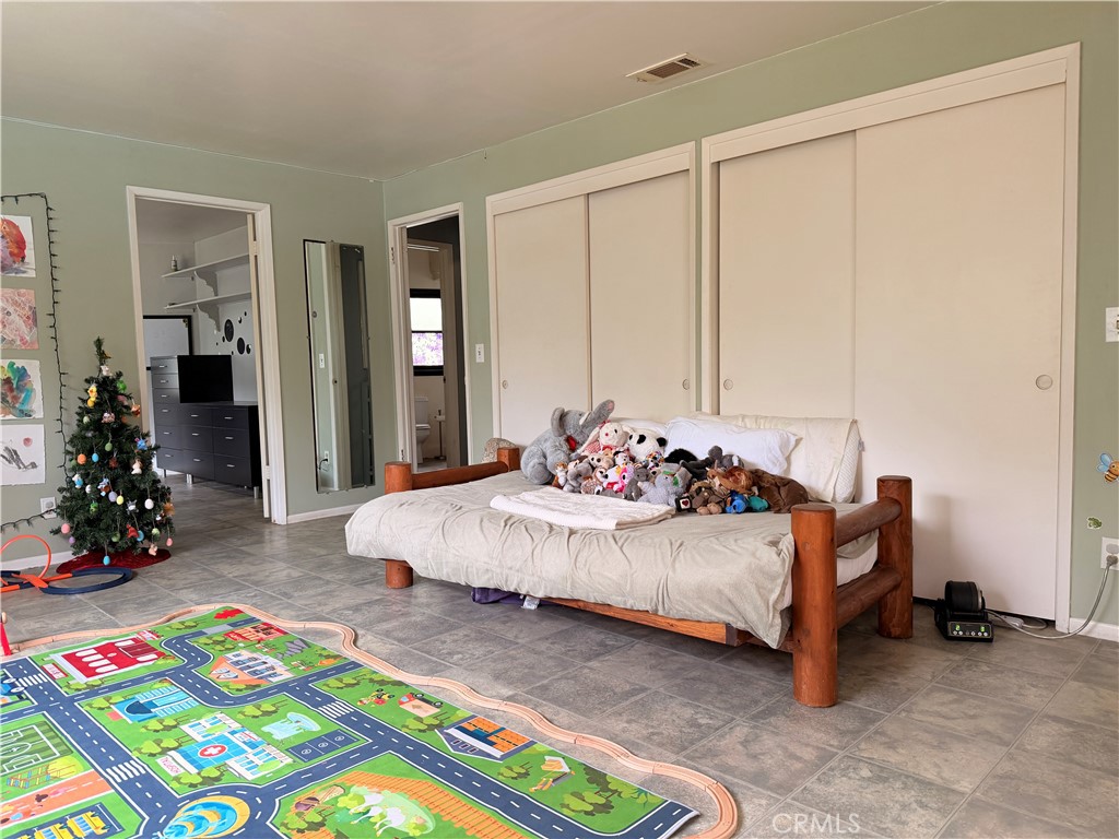 9931 Highcliff Property Photo 12