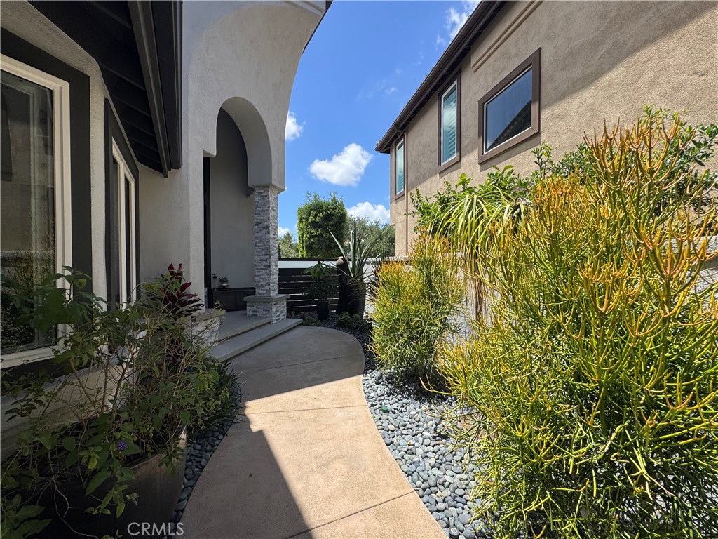 27190 S Ridge Property Photo 4