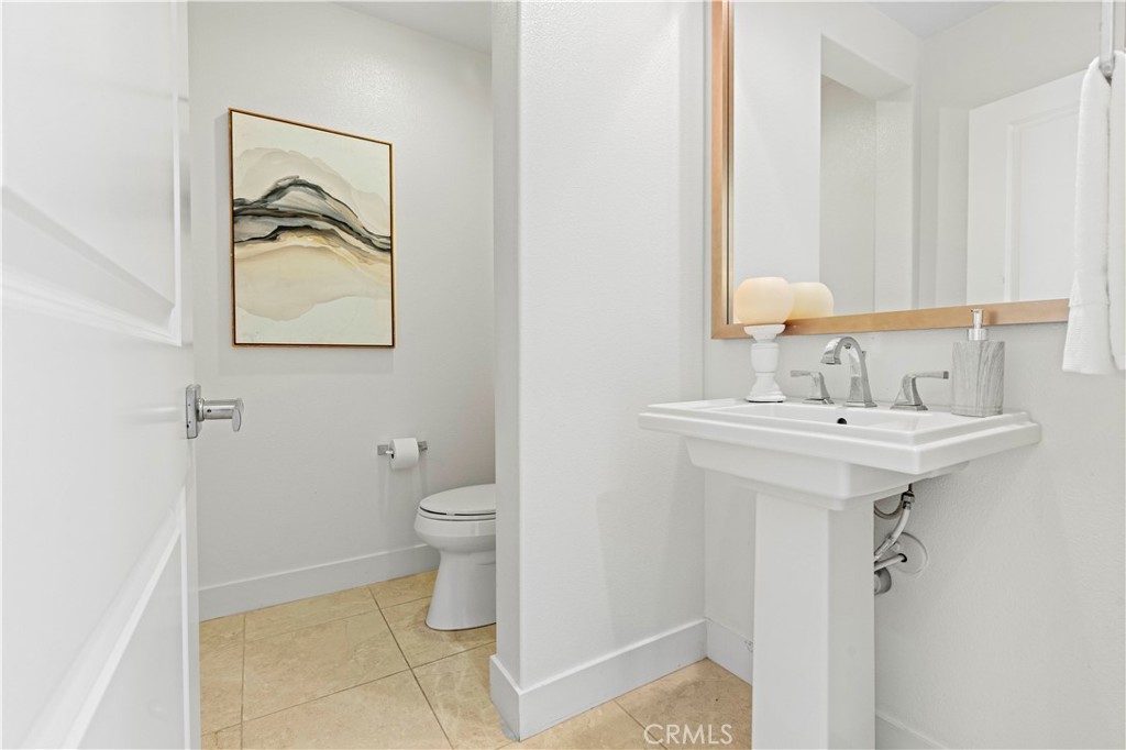 68 Gainsboro Property Photo 4