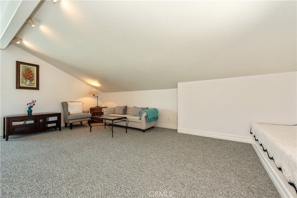 6 Marseille Property Photo 20
