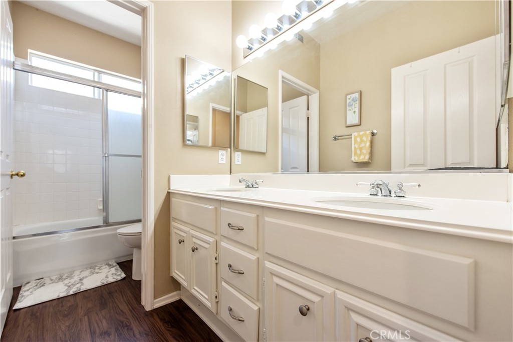6 Marseille Property Photo 36