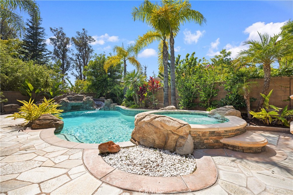 5 Plumbago Property Photo 1