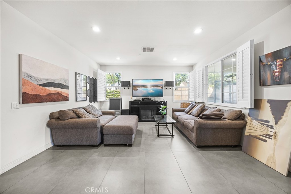 2934 S Via Belamaria Property Photo 8