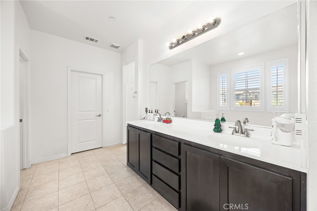 2934 S Via Belamaria Property Photo 25