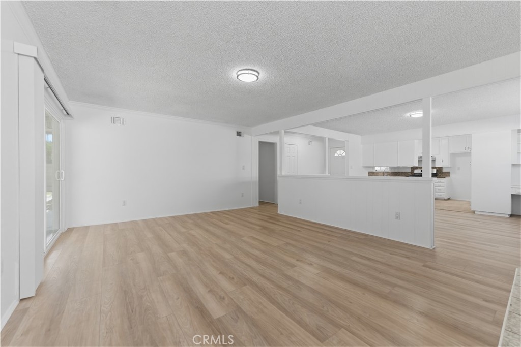 16938 Itasca Street Property Photo 7