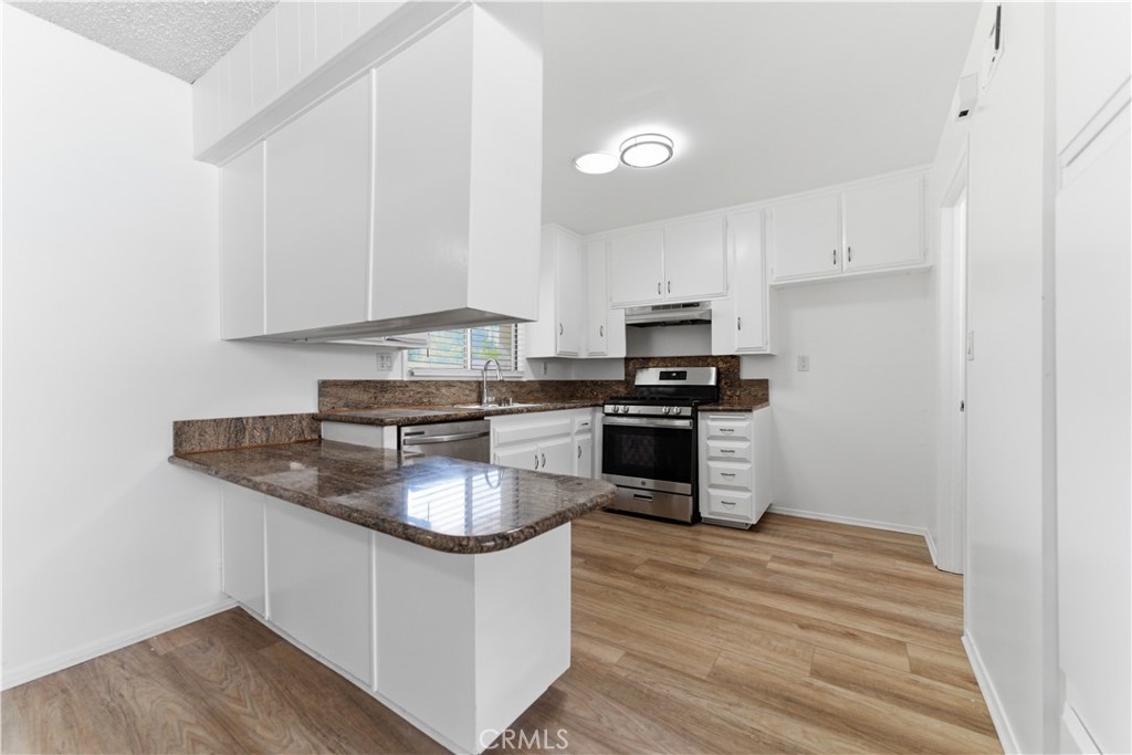 16938 Itasca Street Property Photo 11
