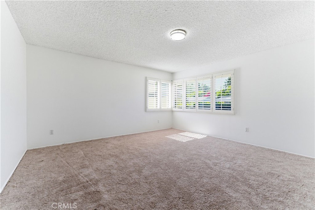 16938 Itasca Street Property Photo 19
