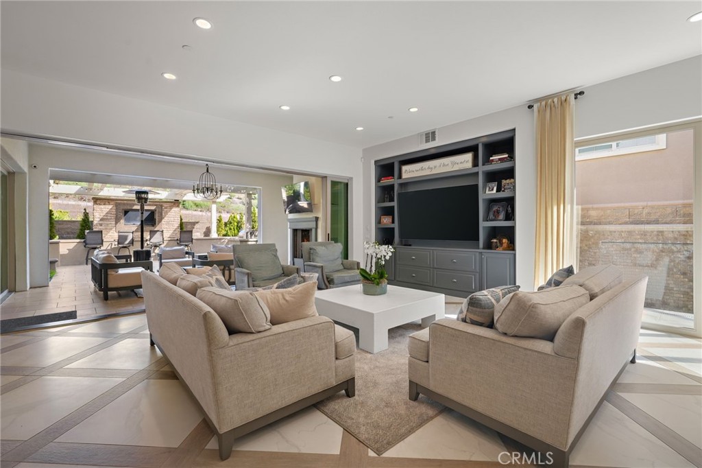 1552 Sunset View Property Photo 4