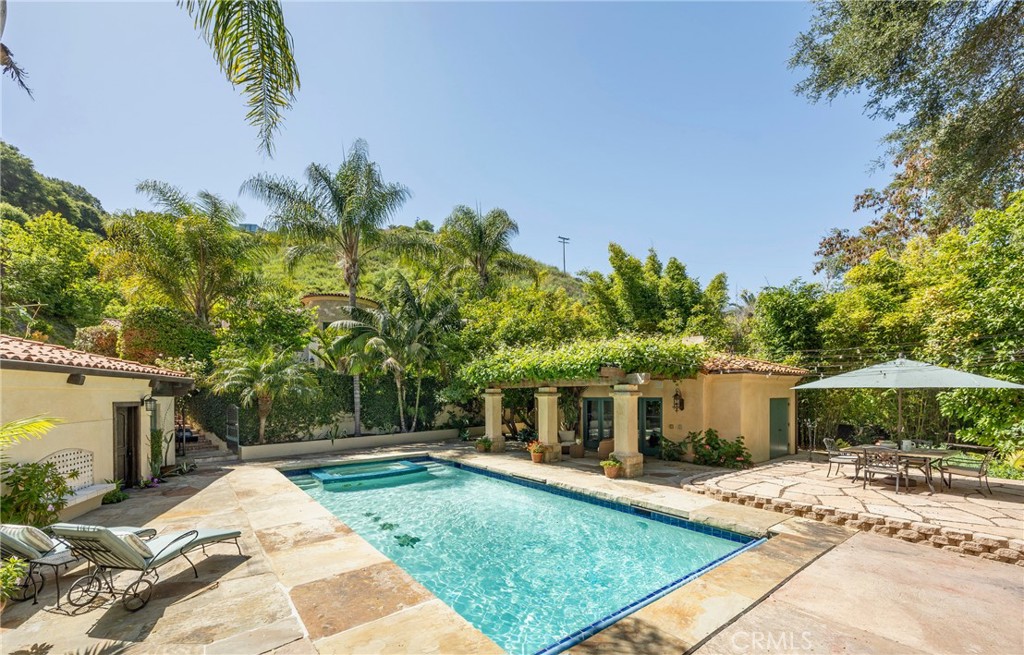 1493 Sycamore Canyon Road Property Photo 2