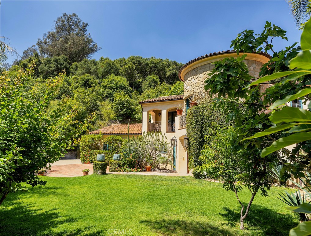 1493 Sycamore Canyon Road Property Photo 3