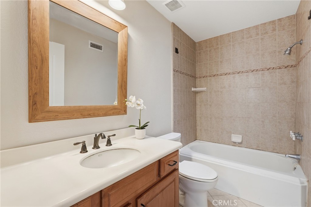38 Golden Star Property Photo 32