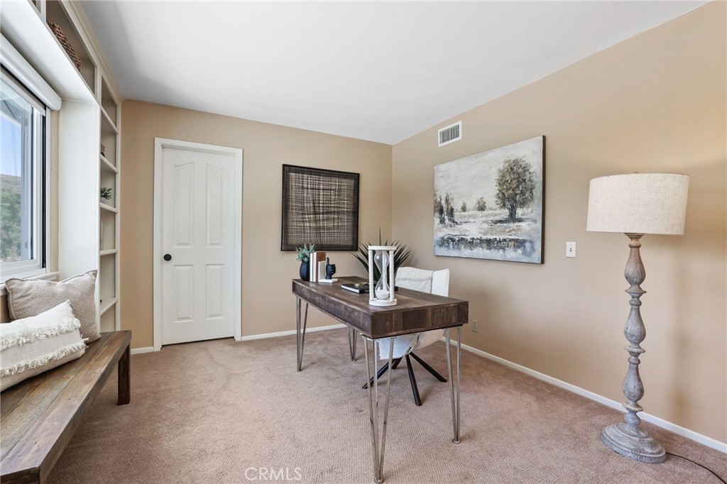 4305 Willow Tree Lane Property Photo 32