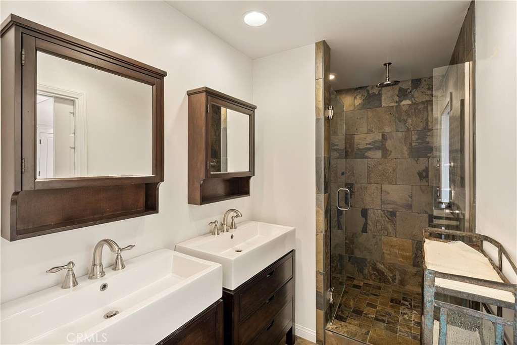 21 Ridgeline Drive Property Photo 14