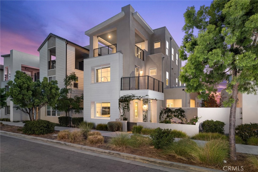 157 Crossover Property Photo 1