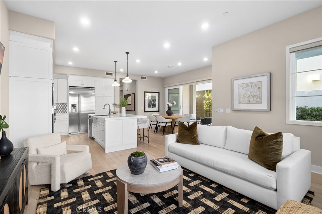 157 Crossover Property Photo 3