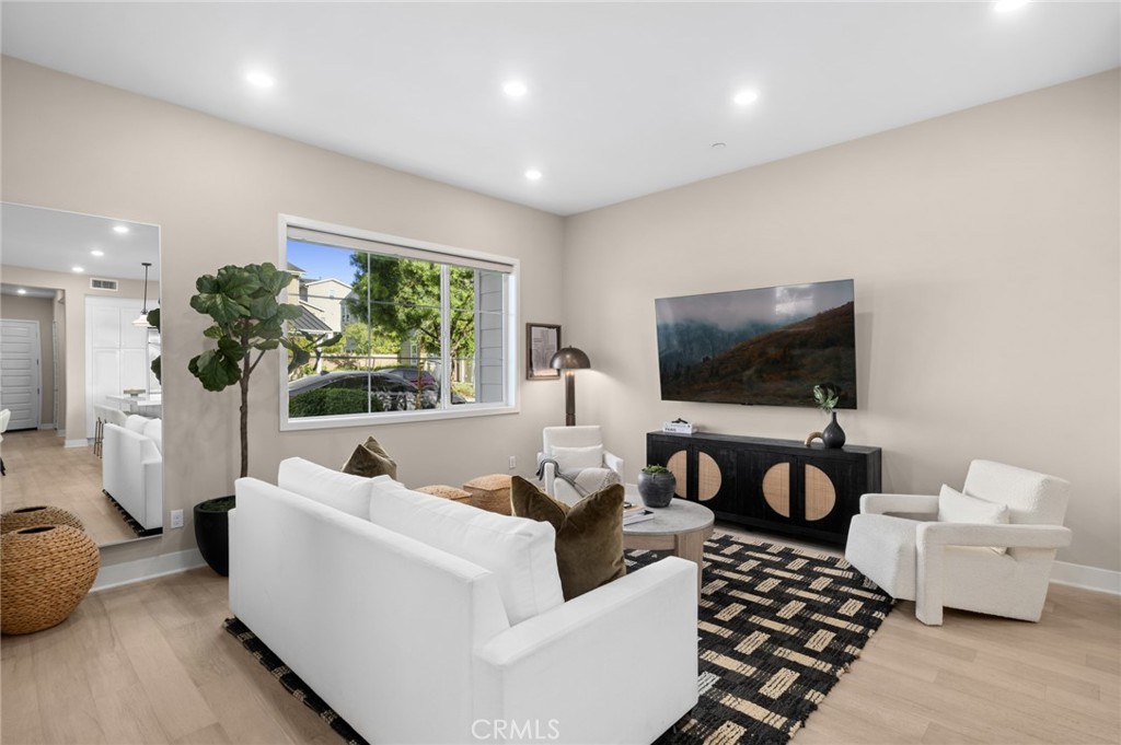 157 Crossover Property Photo 6