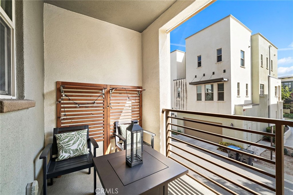 144 Paramount Property Photo 7