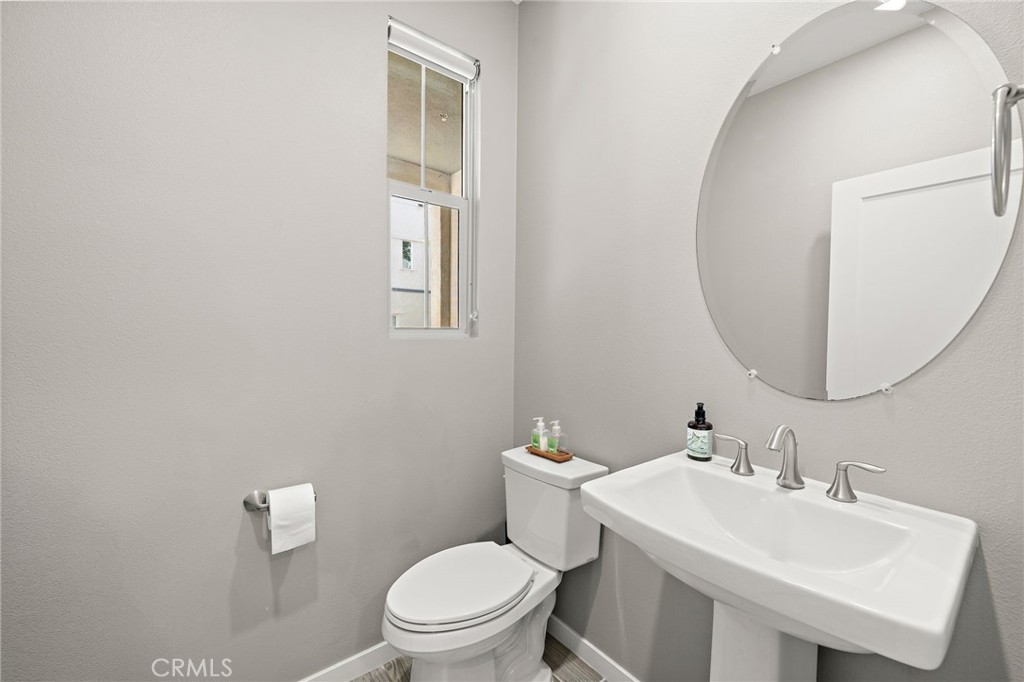 144 Paramount Property Photo 14