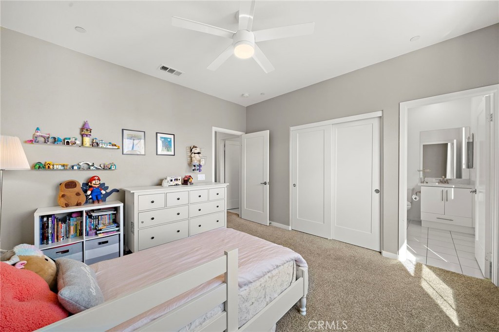 144 Paramount Property Photo 20