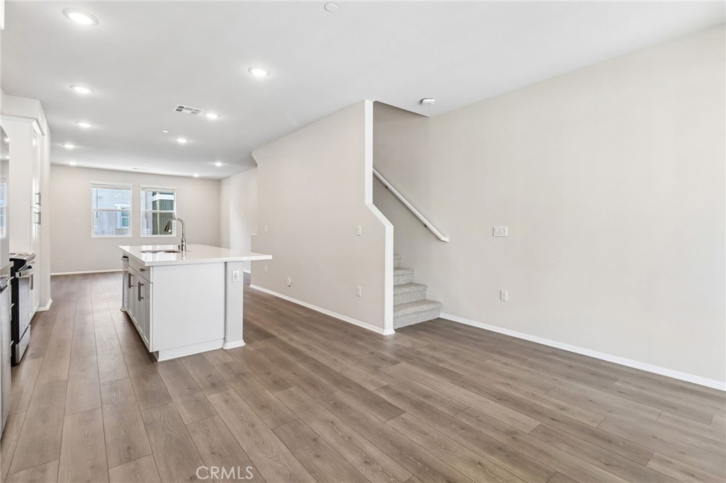 406 Lotus Drive Property Photo 4