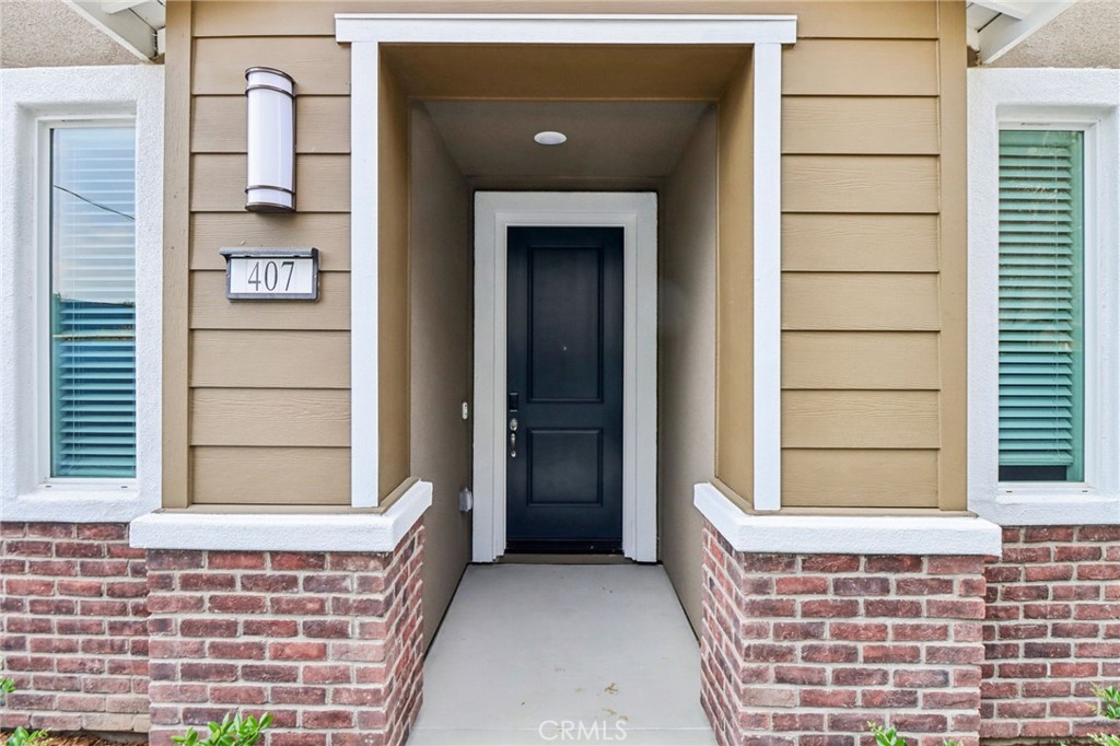 407 Lotus Drive Property Photo 2