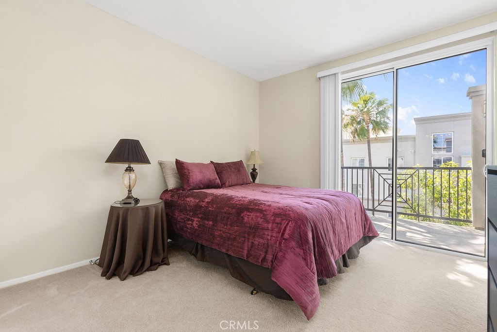 2416 Scholarship Property Photo 6