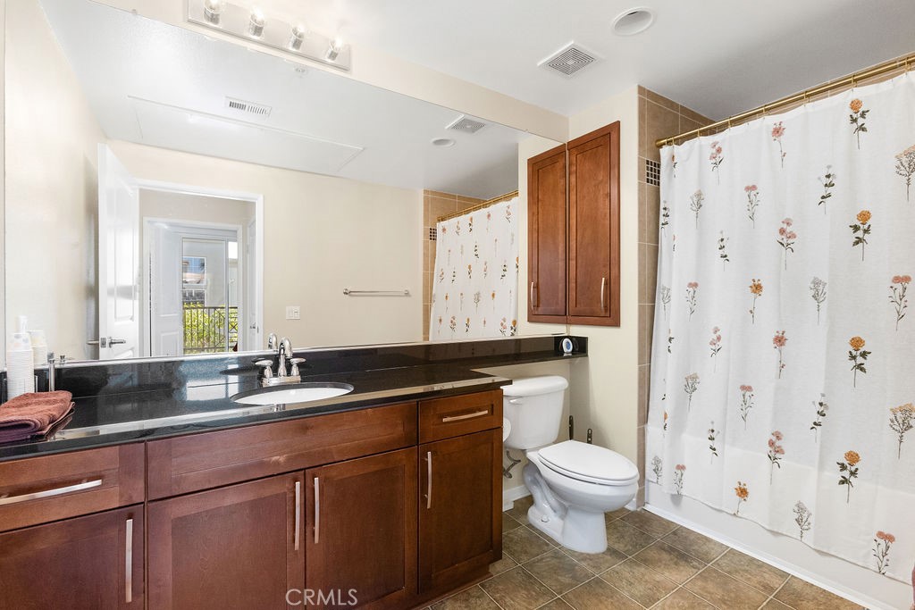 2416 Scholarship Property Photo 7
