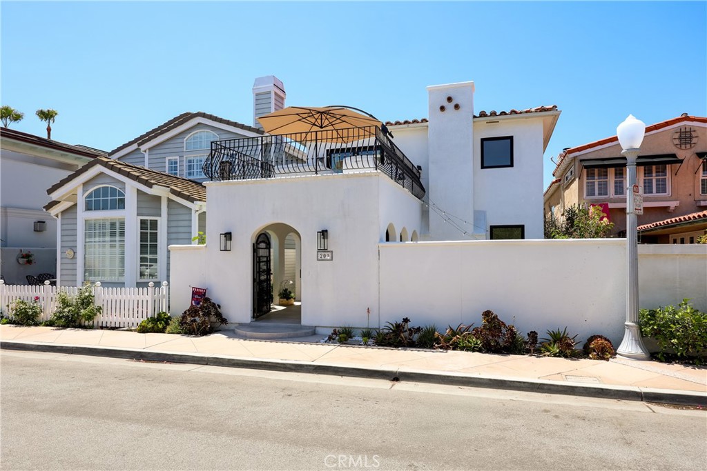 209 Via Koron Property Photo 4