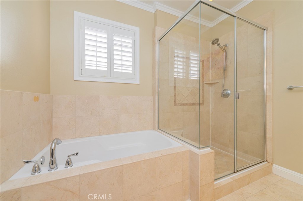 610 S Wilton Place 402 Property Photo 22