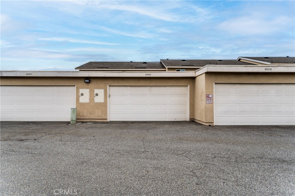 2921 S Sycamore St E Property Photo 27