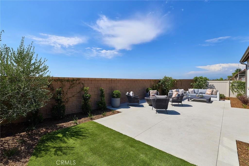 16013 Willows Court Property Photo 5