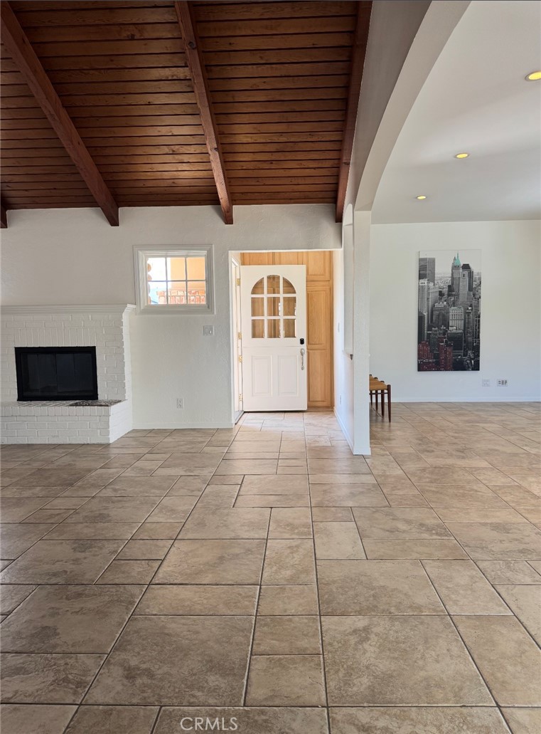 416 Aliso Avenue Property Photo 7