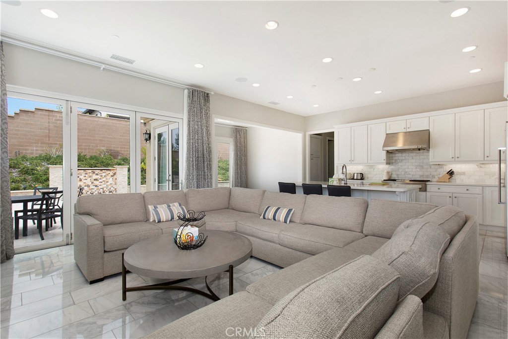 101 Ovation Property Photo 2