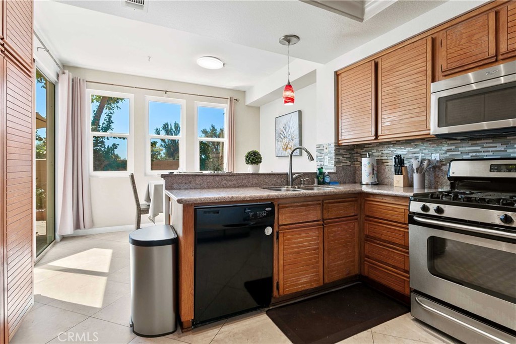 130 Cartier Aisle Property Photo 6