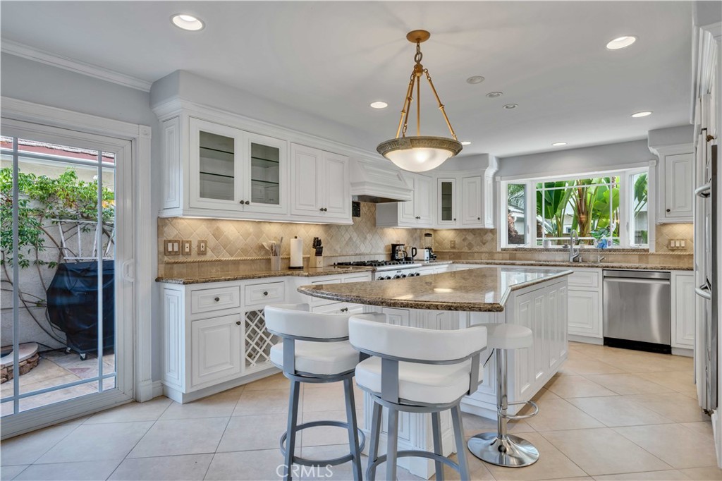 20 Coldbrook Property Photo 6