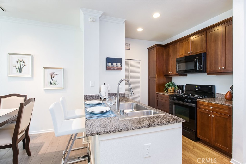 2117 Scholarship Property Photo 8