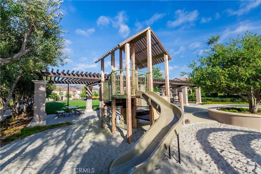 126 Donati Property Photo 30