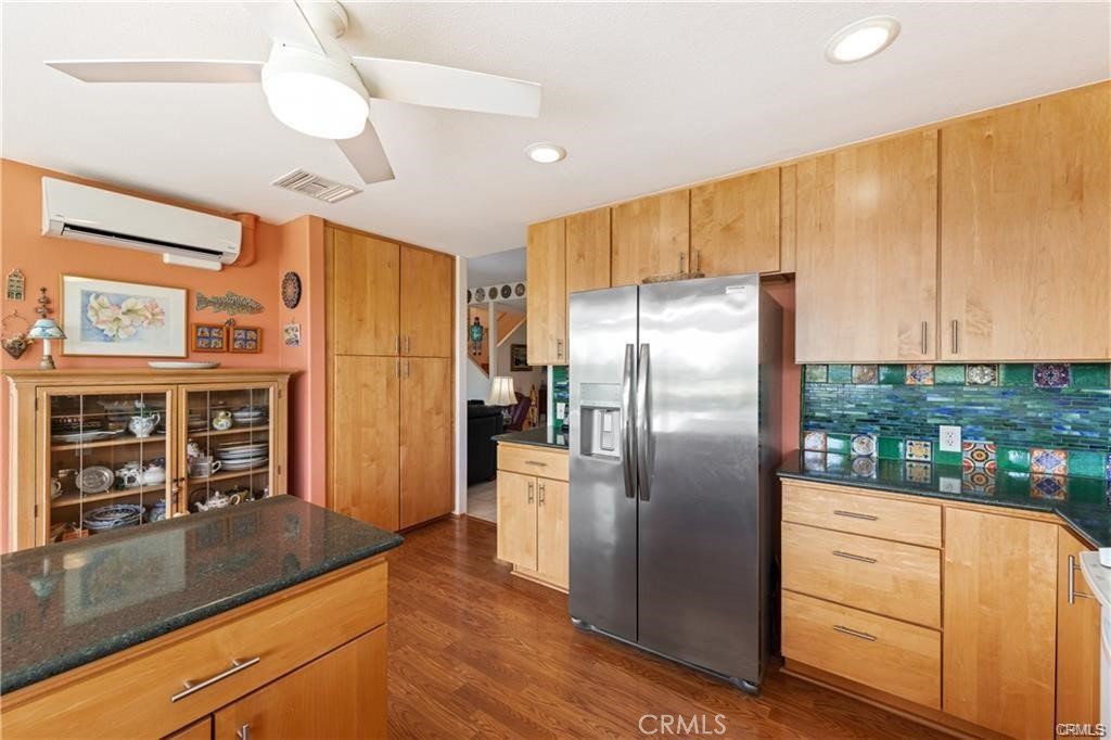 21 Colonial Property Photo 8