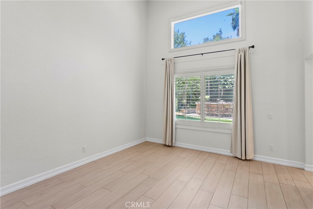 28501 El Sur Property Photo 5