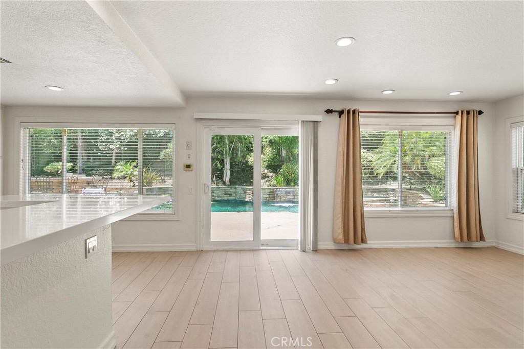28501 El Sur Property Photo 7