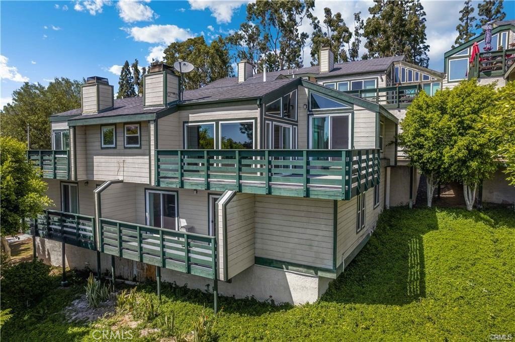 2017 Orchard Drive 11 Property Photo 1