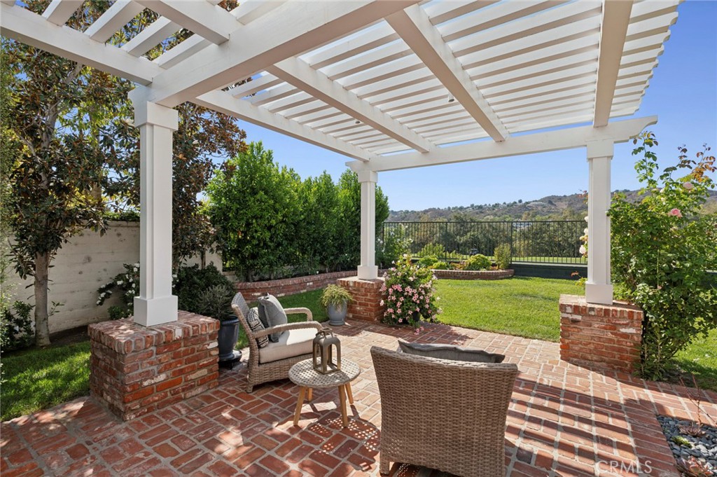 15 Canada Oaks Property Photo 12
