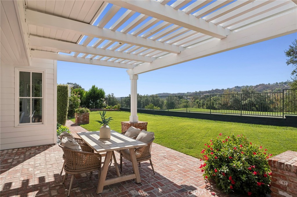 15 Canada Oaks Property Photo 21