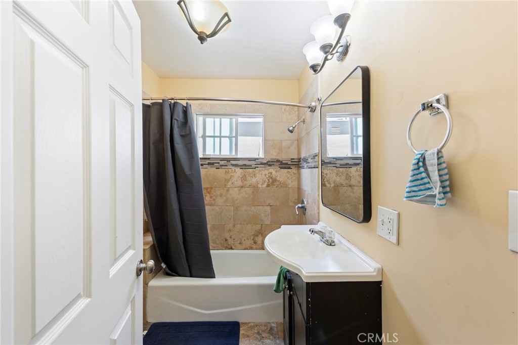 8818 Prince Property Photo 12