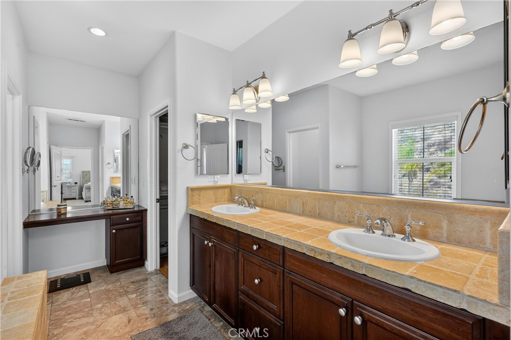 2883 Wolfson Circle Property Photo 40