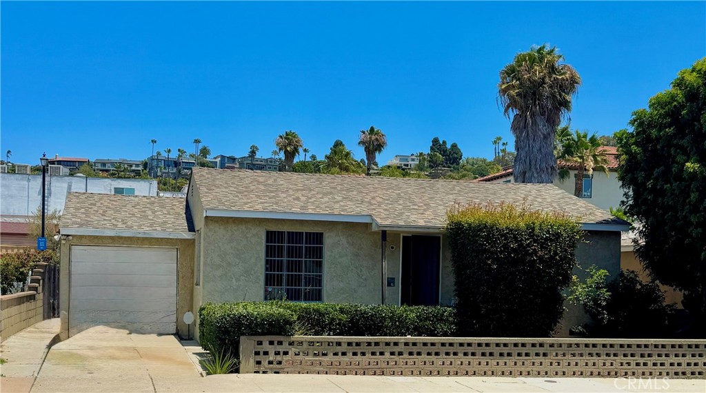 2476 Congress St. Property Photo 1